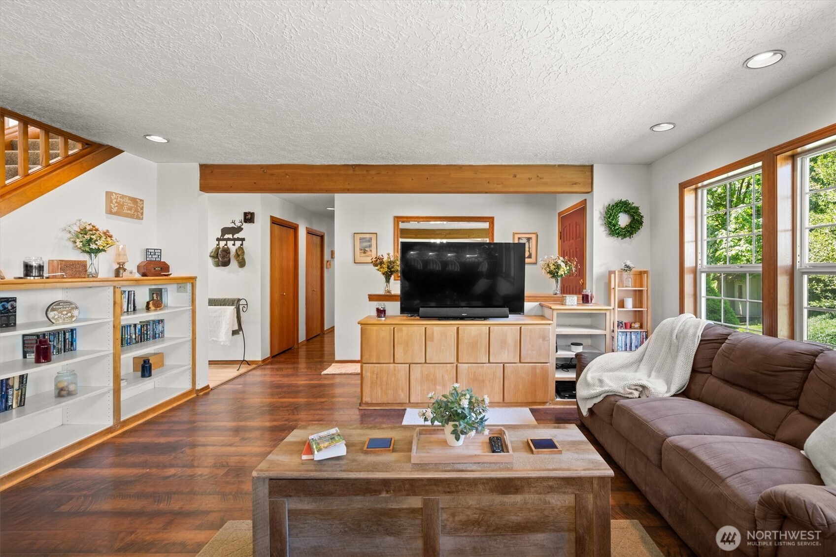 672 Walker Road Property Photo 3