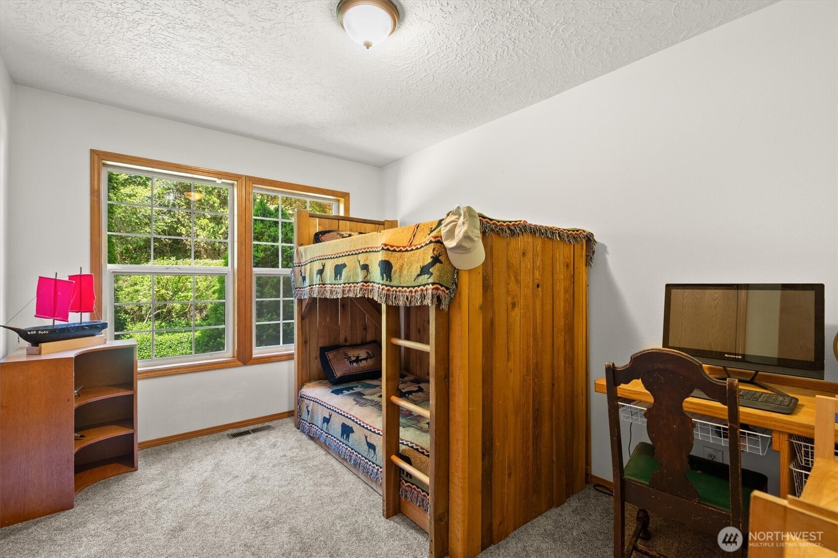 672 Walker Road Property Photo 10