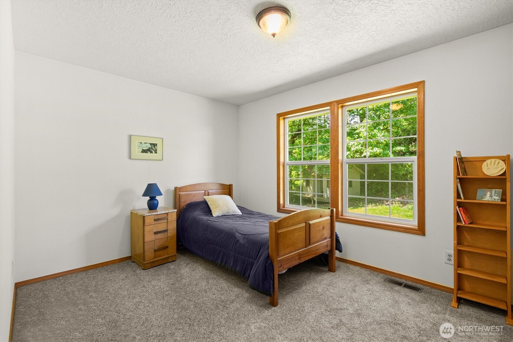 672 Walker Road Property Photo 12