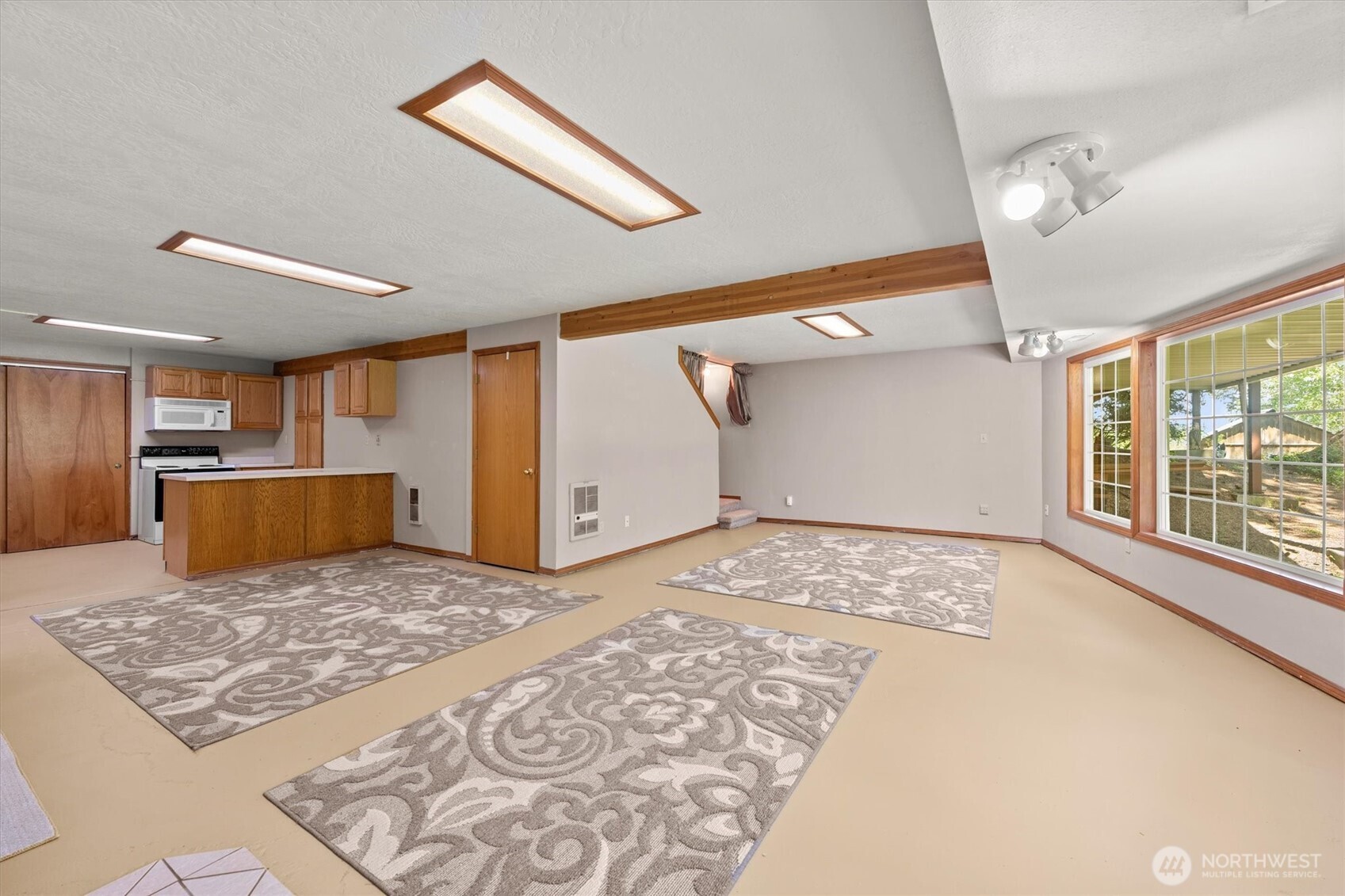 672 Walker Road Property Photo 18