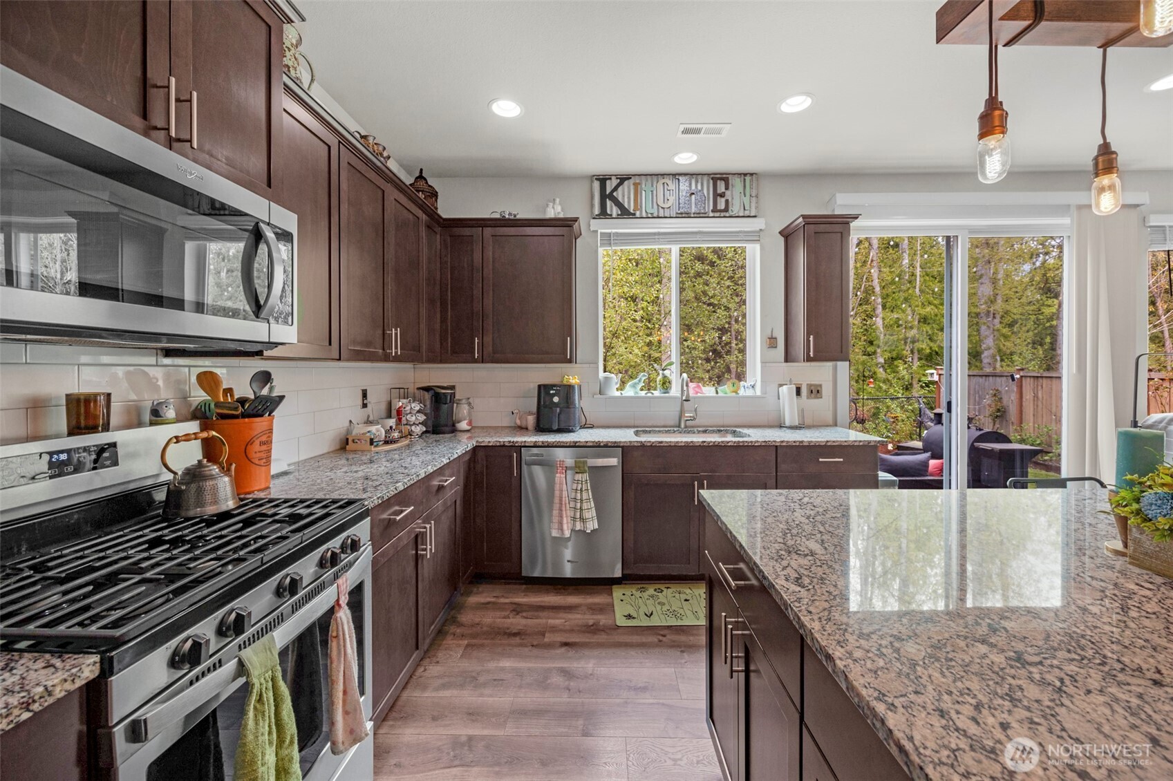 10507 35th Street Property Photo 8