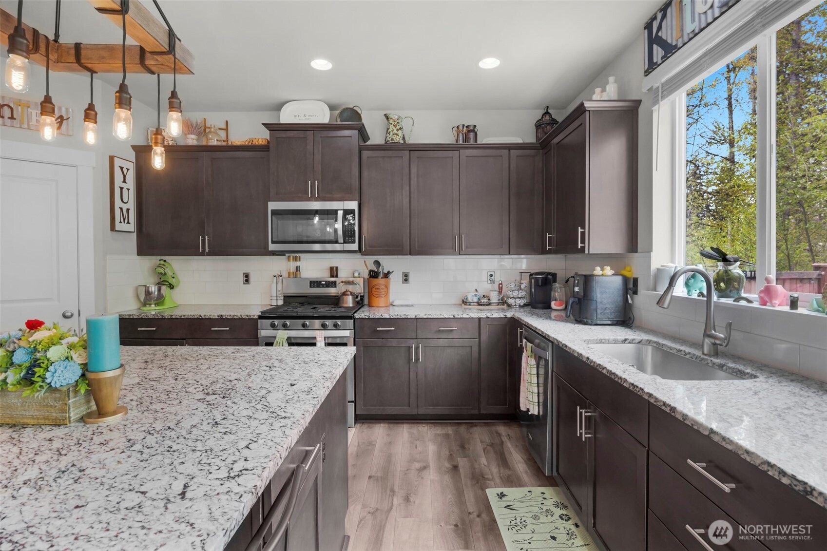 10507 35th Street Property Photo 10