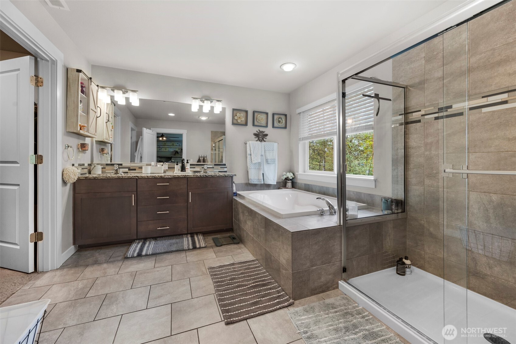 10507 35th Street Property Photo 19