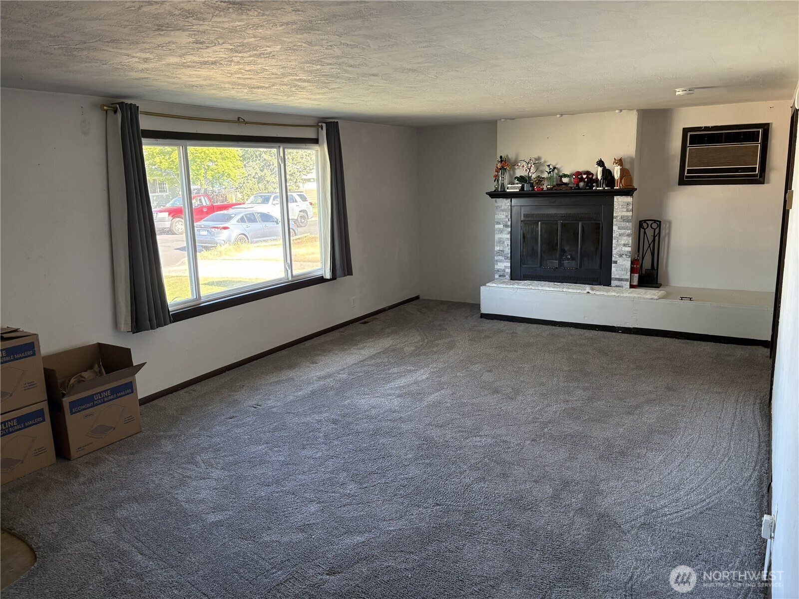 230 Ne Ivy Street Property Photo 5