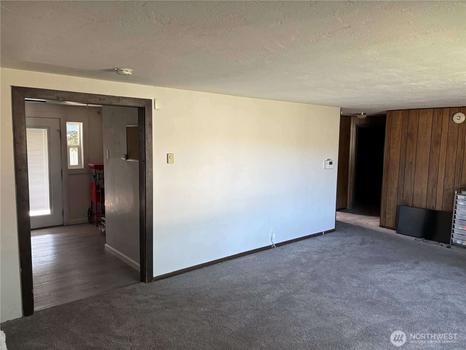 230 Ne Ivy Street Property Photo 6