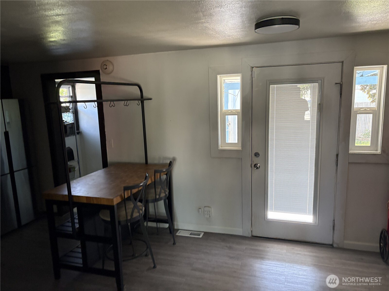 230 Ne Ivy Street Property Photo 7
