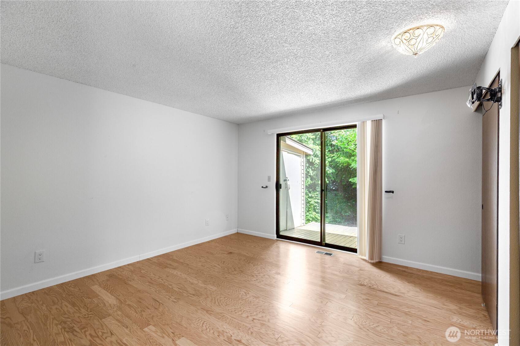 932 S 245th Place Property Photo 12