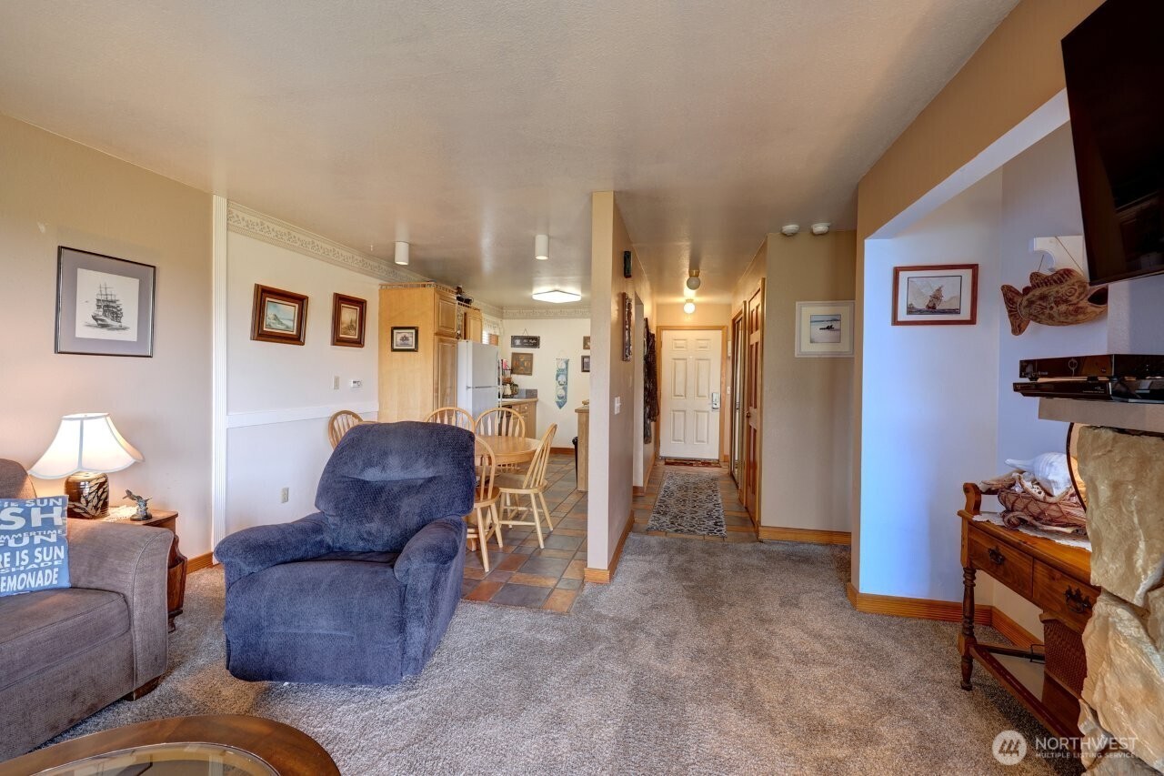 210 26th Street 203-4 Property Photo 16