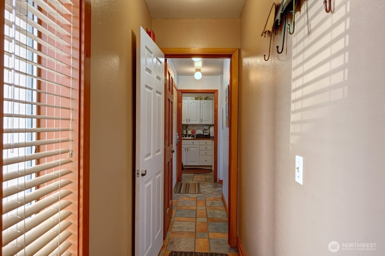210 26th Street 203-4 Property Photo 23