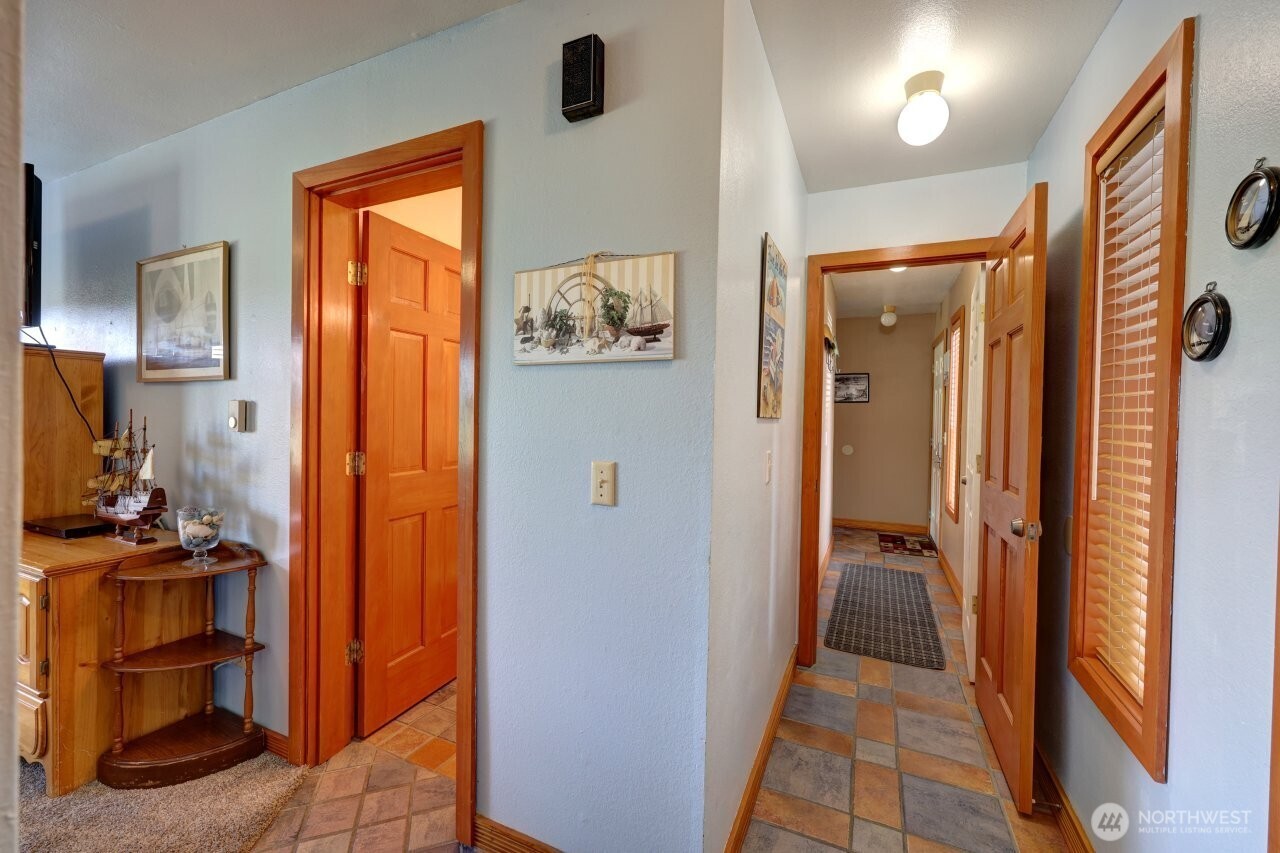 210 26th Street 203-4 Property Photo 27