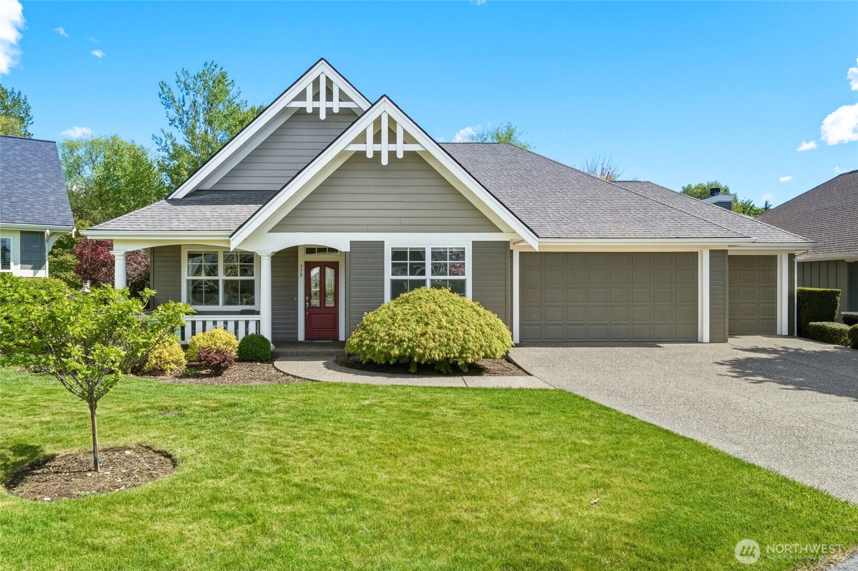 970 SE Creekside Drive Property Photo 1