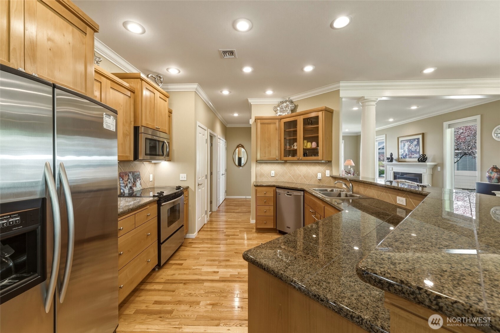 970 Se Creekside Drive Property Photo 8