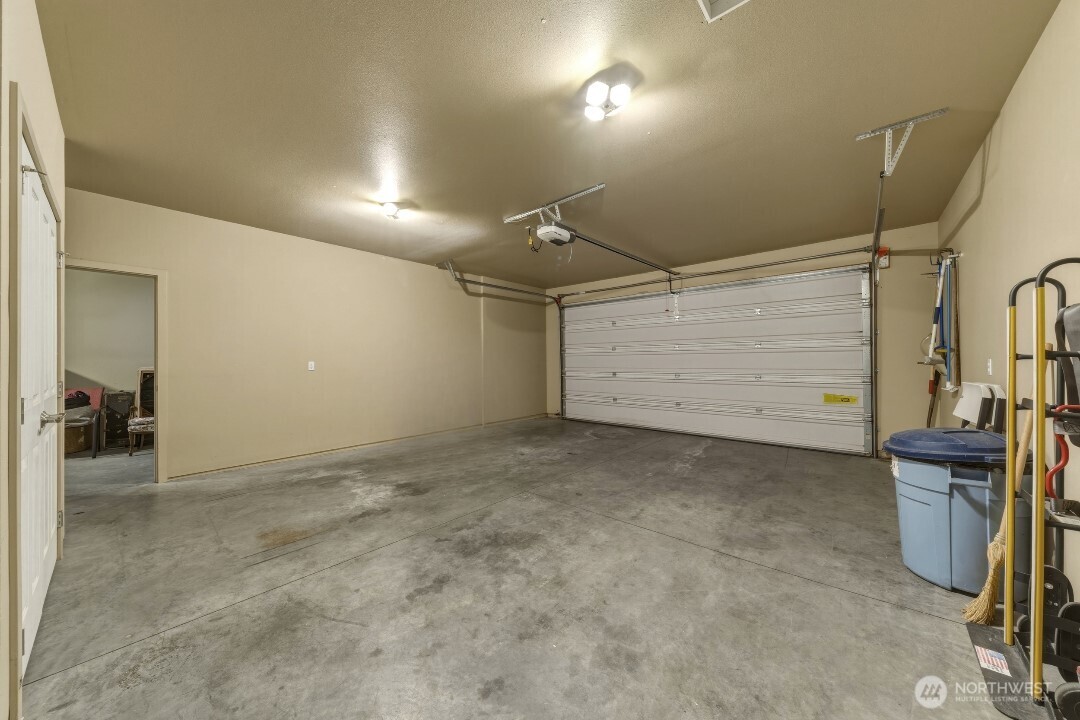 970 Se Creekside Drive Property Photo 36