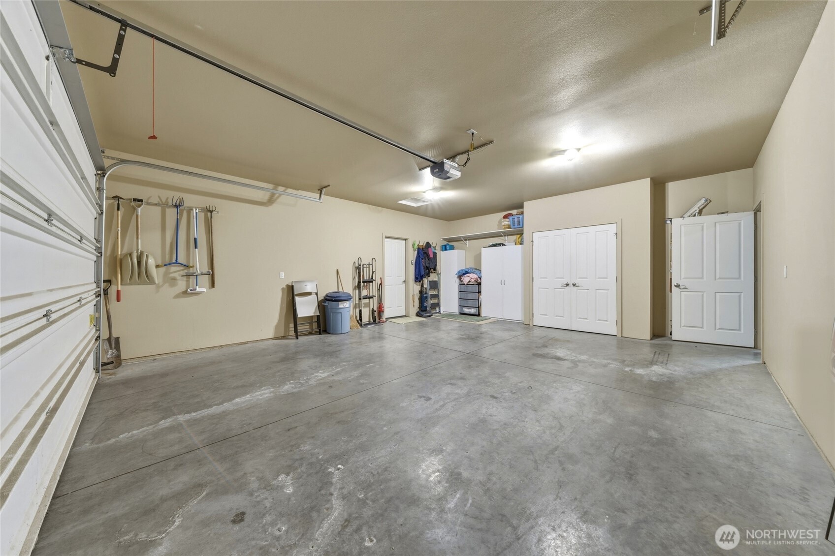 970 Se Creekside Drive Property Photo 37