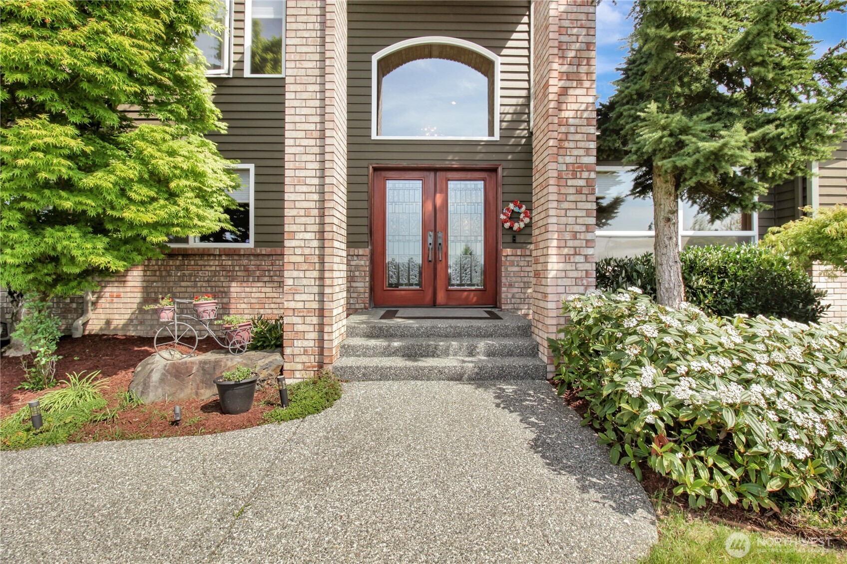 7718 78th Place Property Photo 2