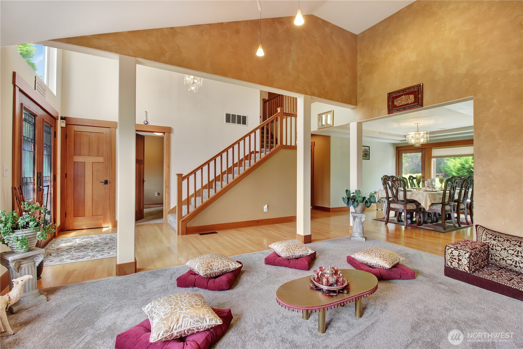 7718 78th Place Property Photo 4