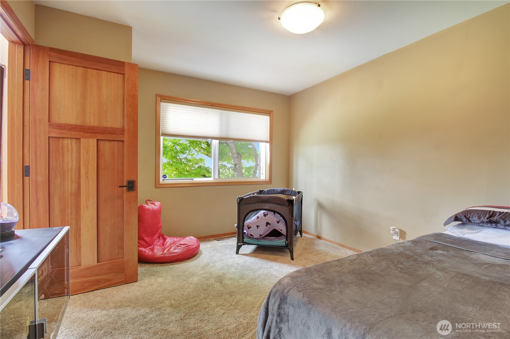 7718 78th Place Property Photo 5