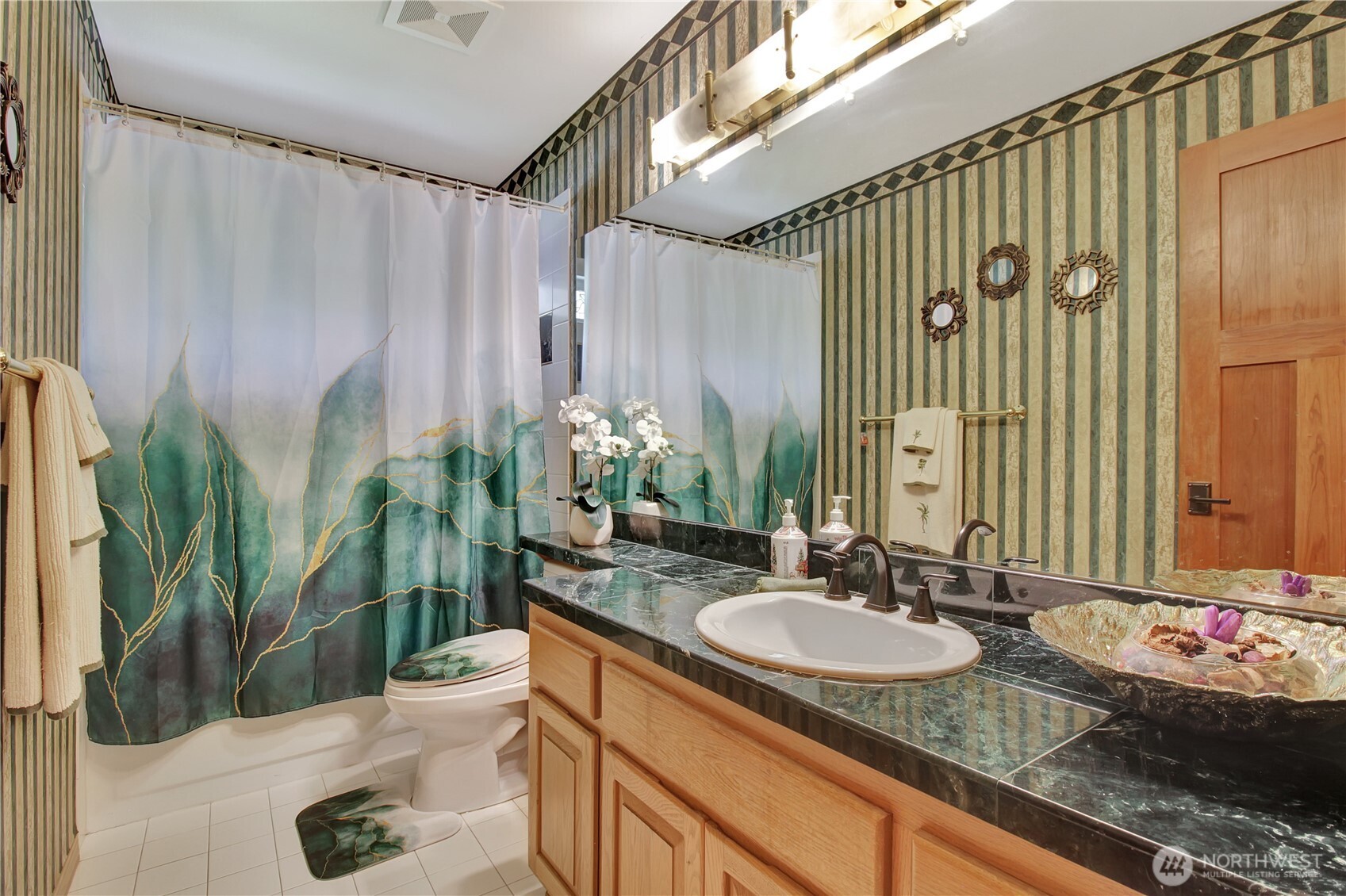 7718 78th Place Property Photo 6