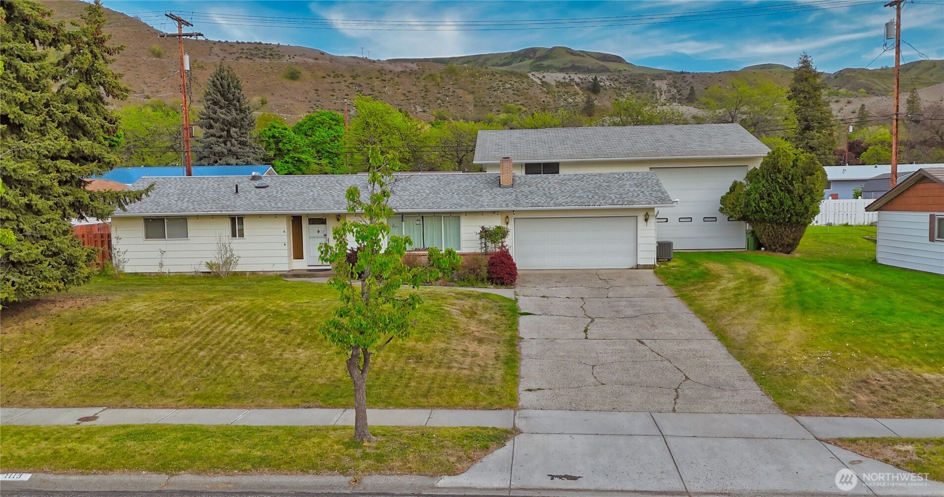1113 River Drive Property Photo 1