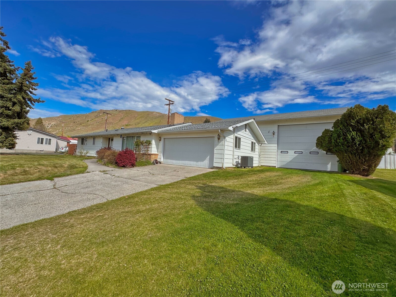 1113 River Drive Property Photo 2