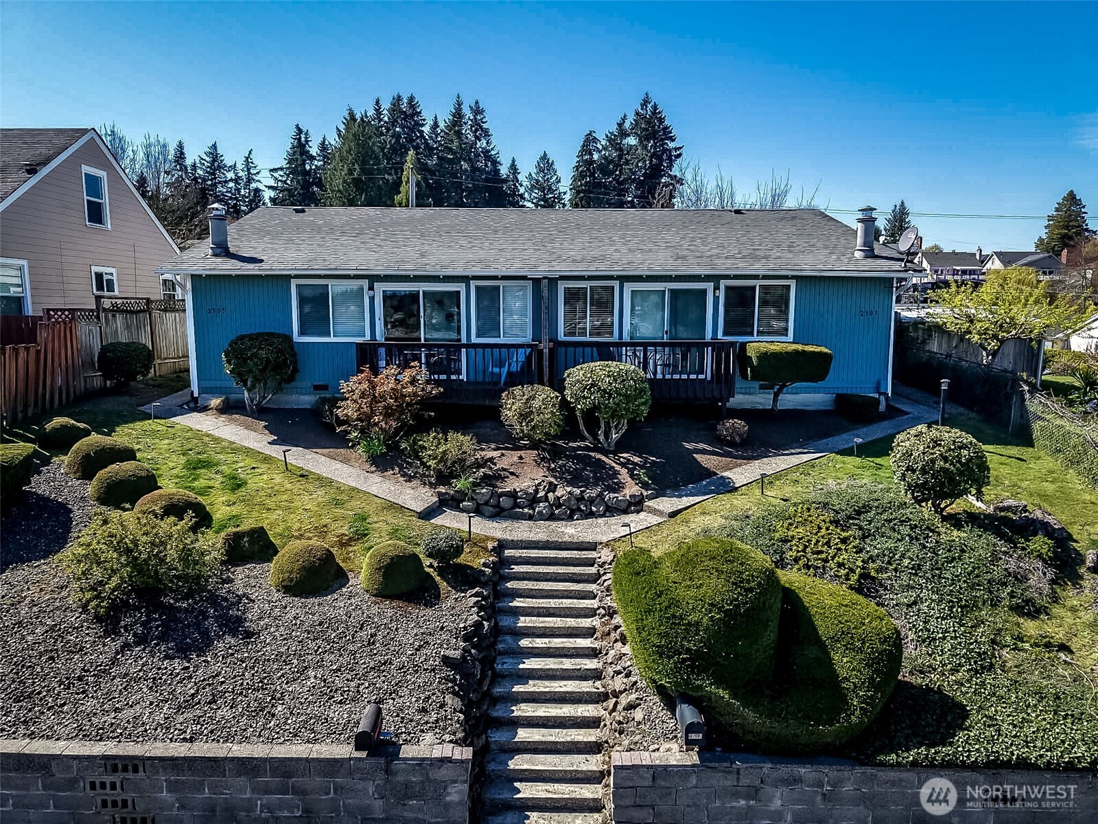 2505 2507 N Wycoff Avenue Property Photo 1