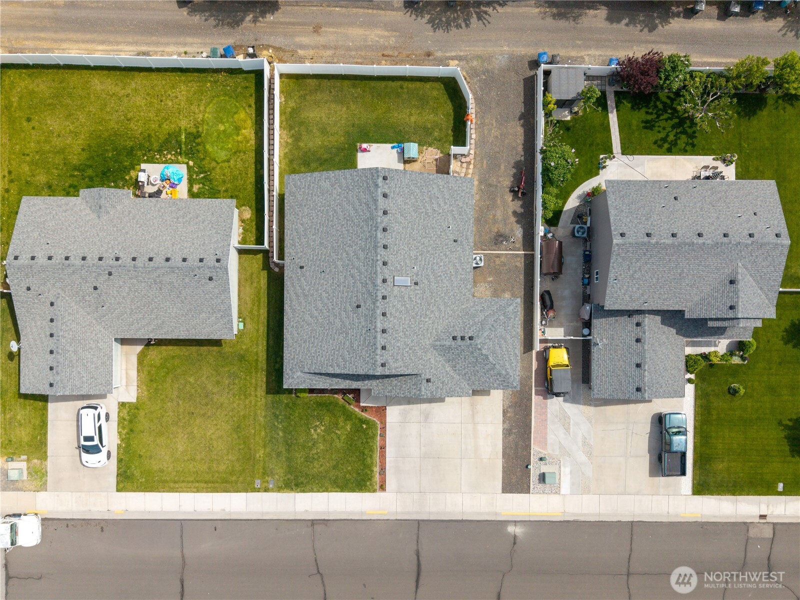 822 Willow Ave Property Photo 16