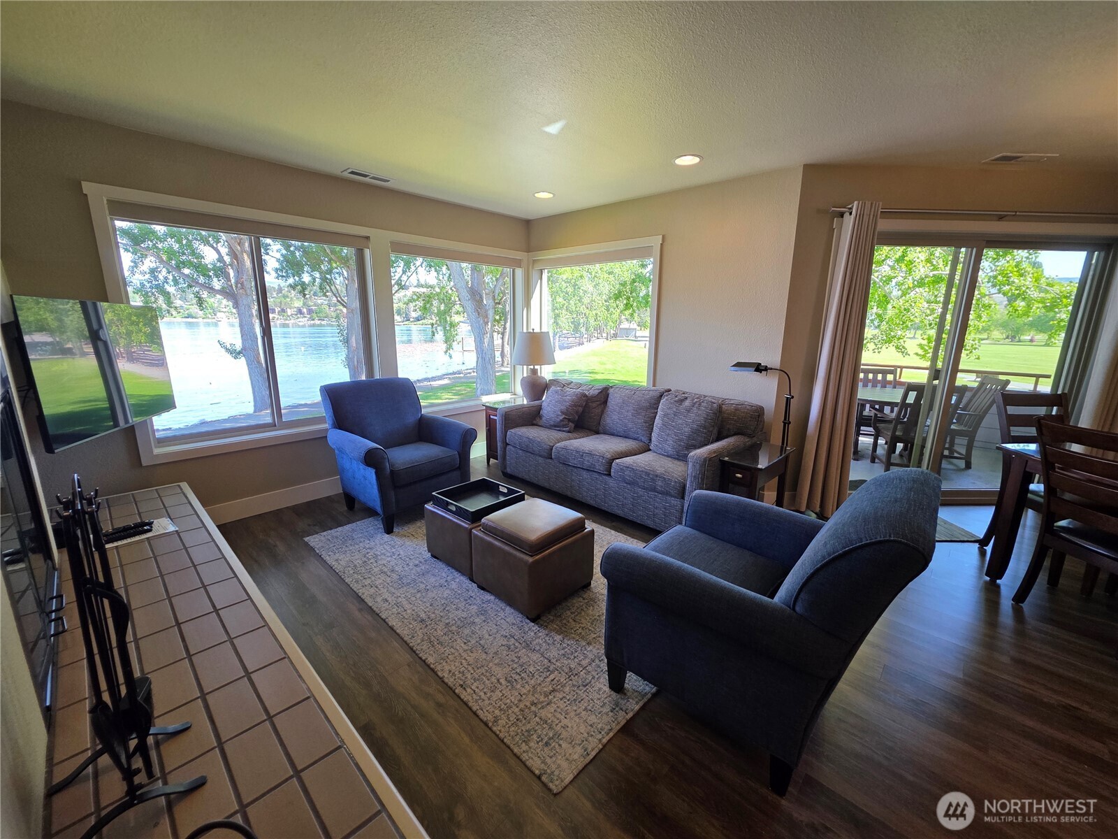 1 Beach 557-e Property Photo 7