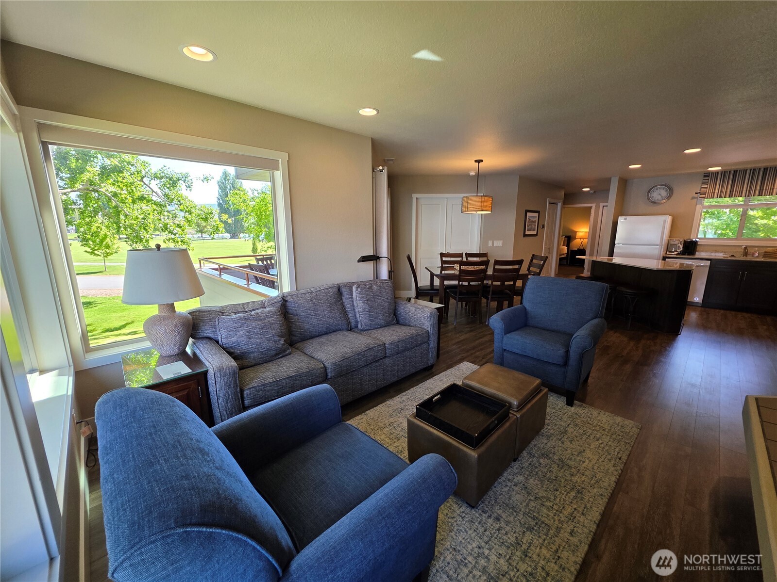 1 Beach 557-e Property Photo 11