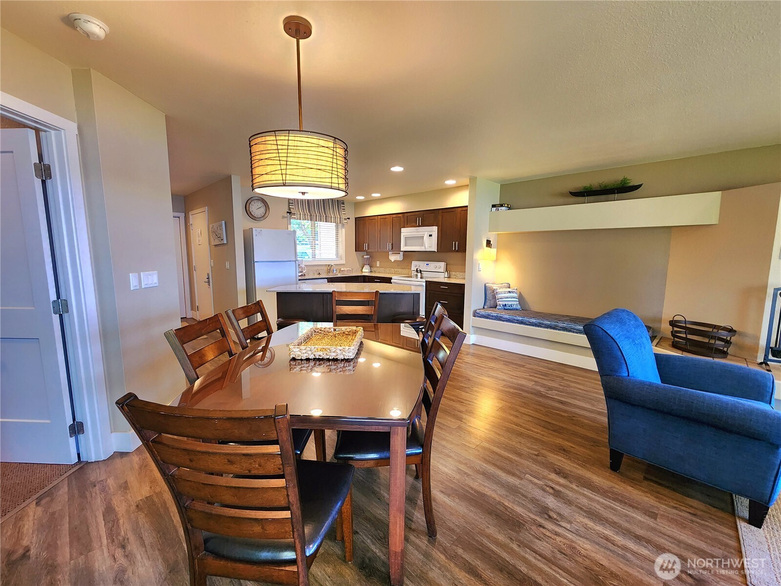 1 Beach 557-e Property Photo 13