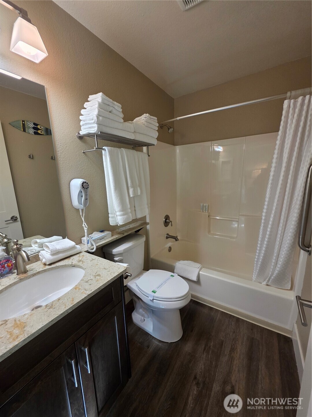 1 Beach 557-e Property Photo 15