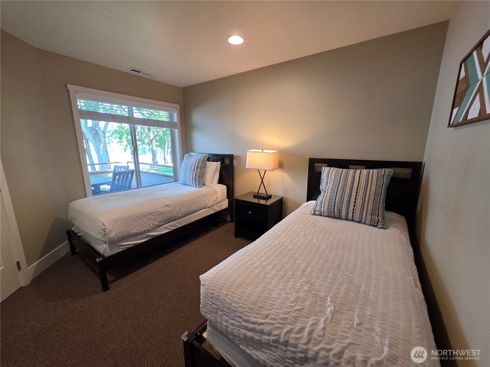 1 Beach 557-e Property Photo 16