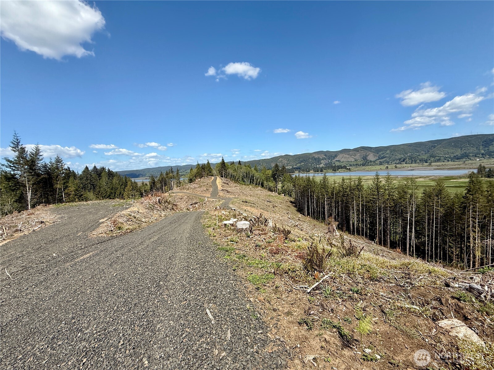 8464 Us Highway 101 Property Photo 10