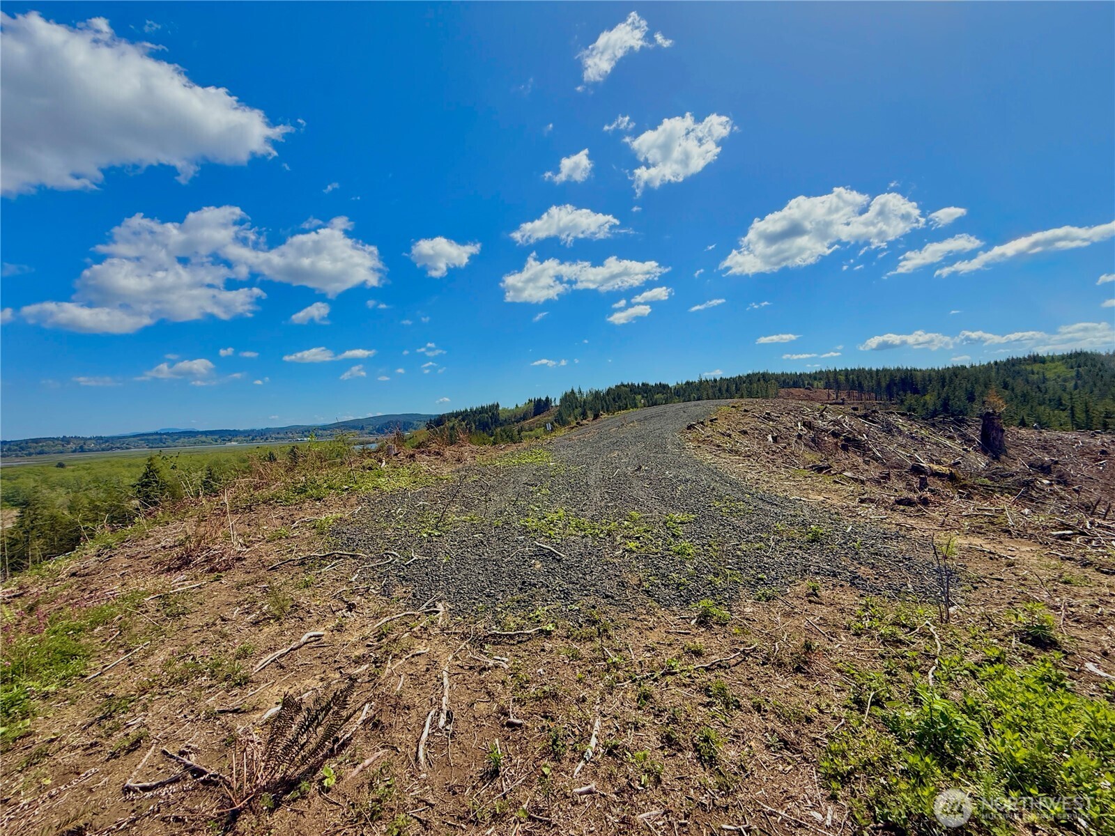 8464 Us Highway 101 Property Photo 11