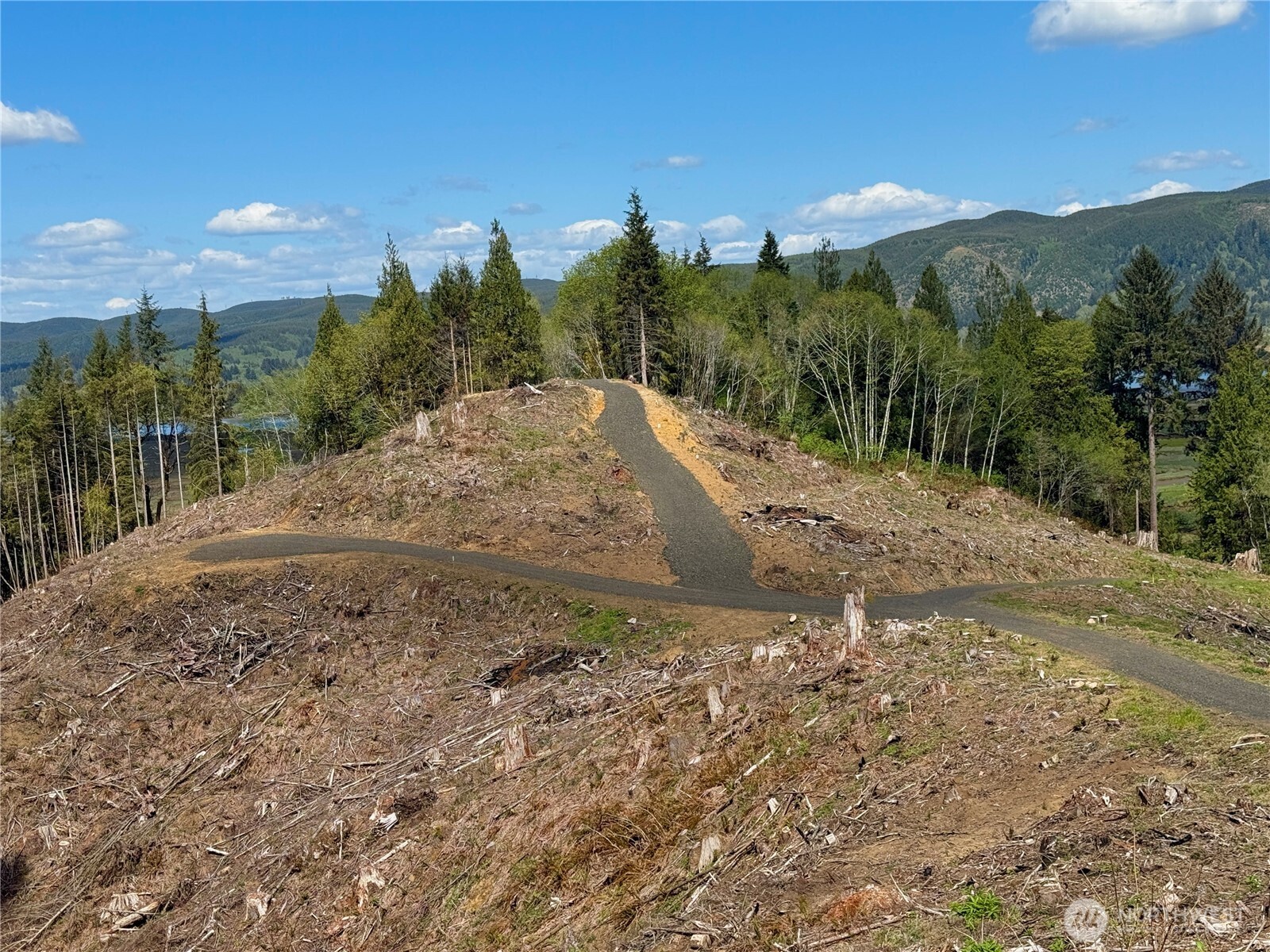 8464 Us Highway 101 Property Photo 12
