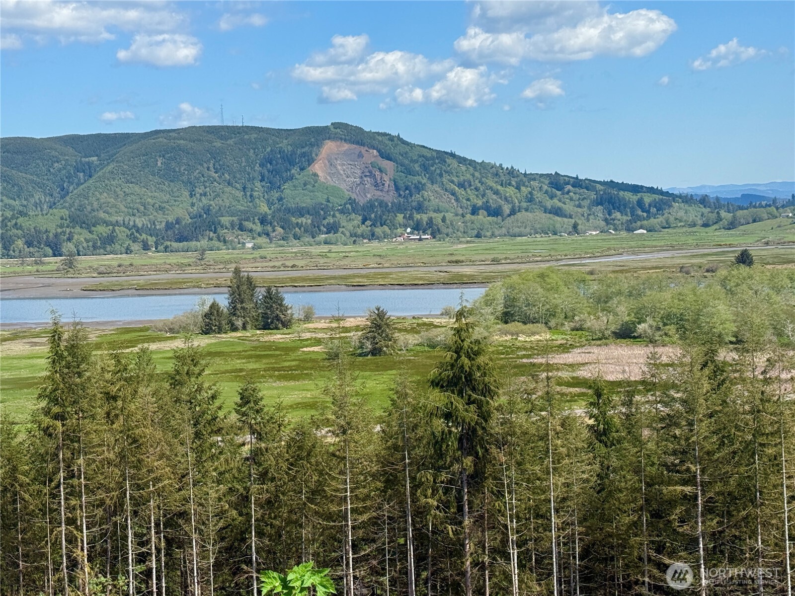 8464 Us Highway 101 Property Photo 20