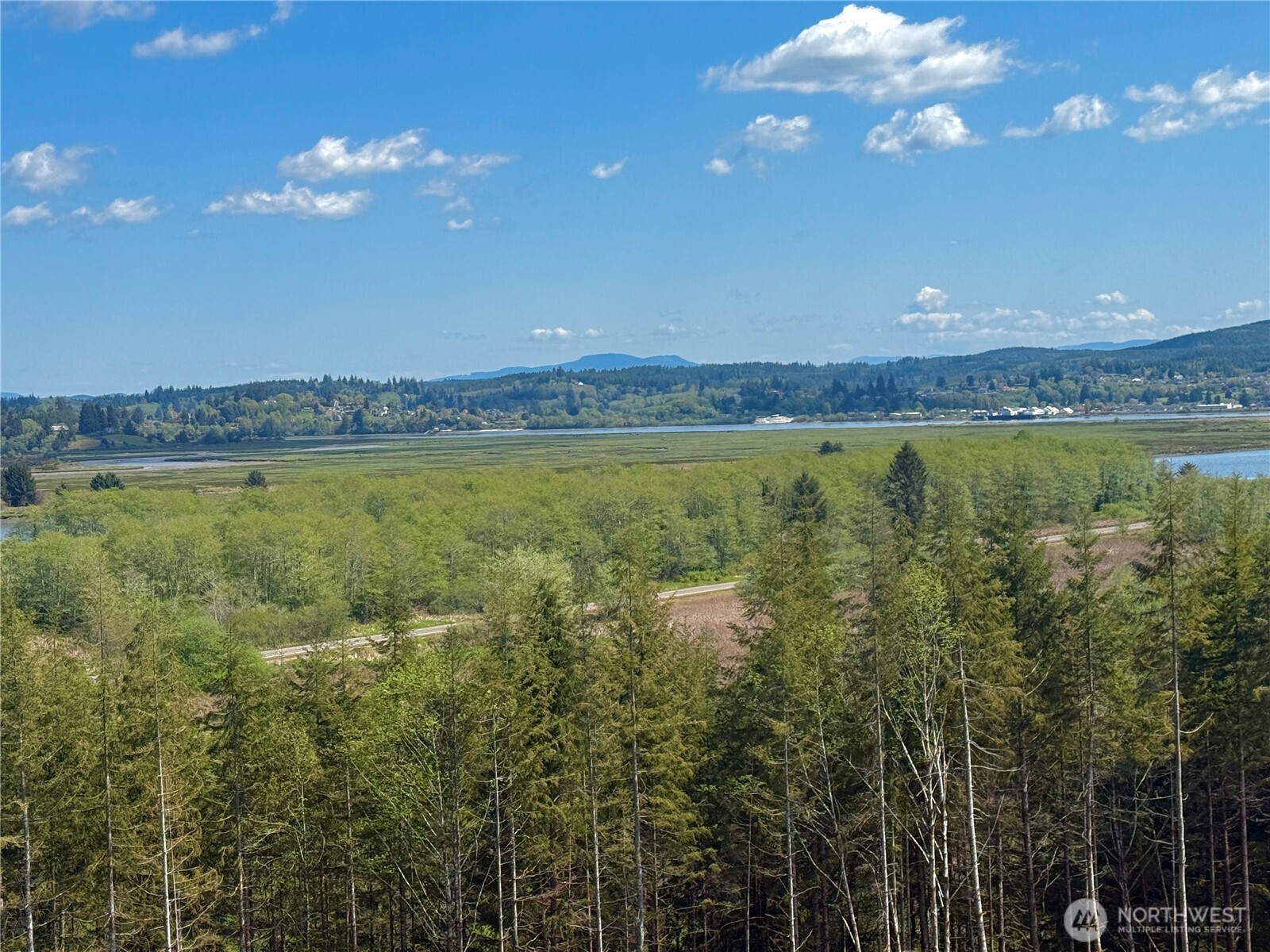 8464 Us Highway 101 Property Photo 22