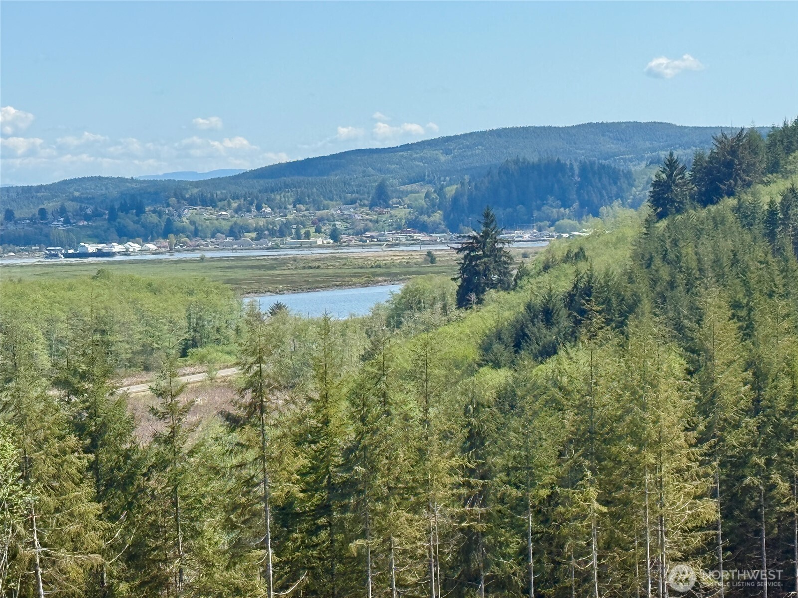 8464 Us Highway 101 Property Photo 23