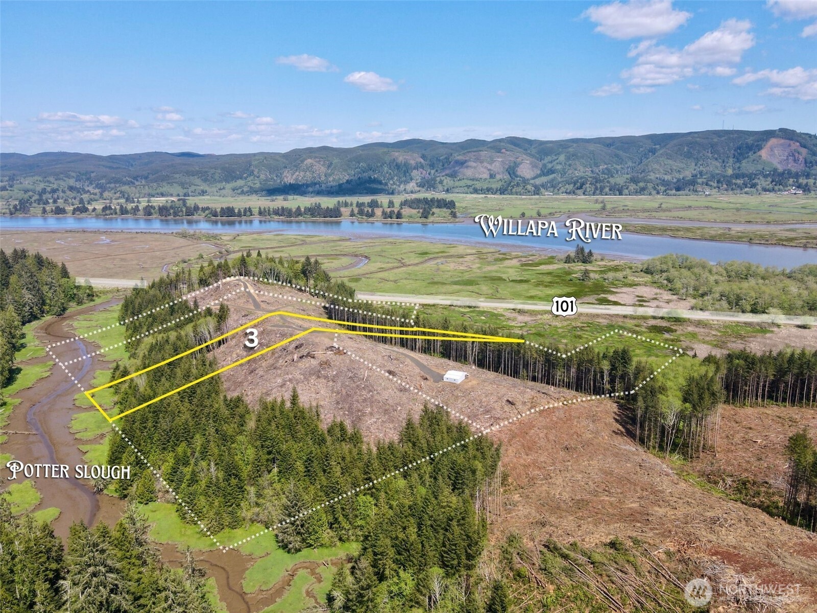 8464 Us Highway 101 Property Photo 26