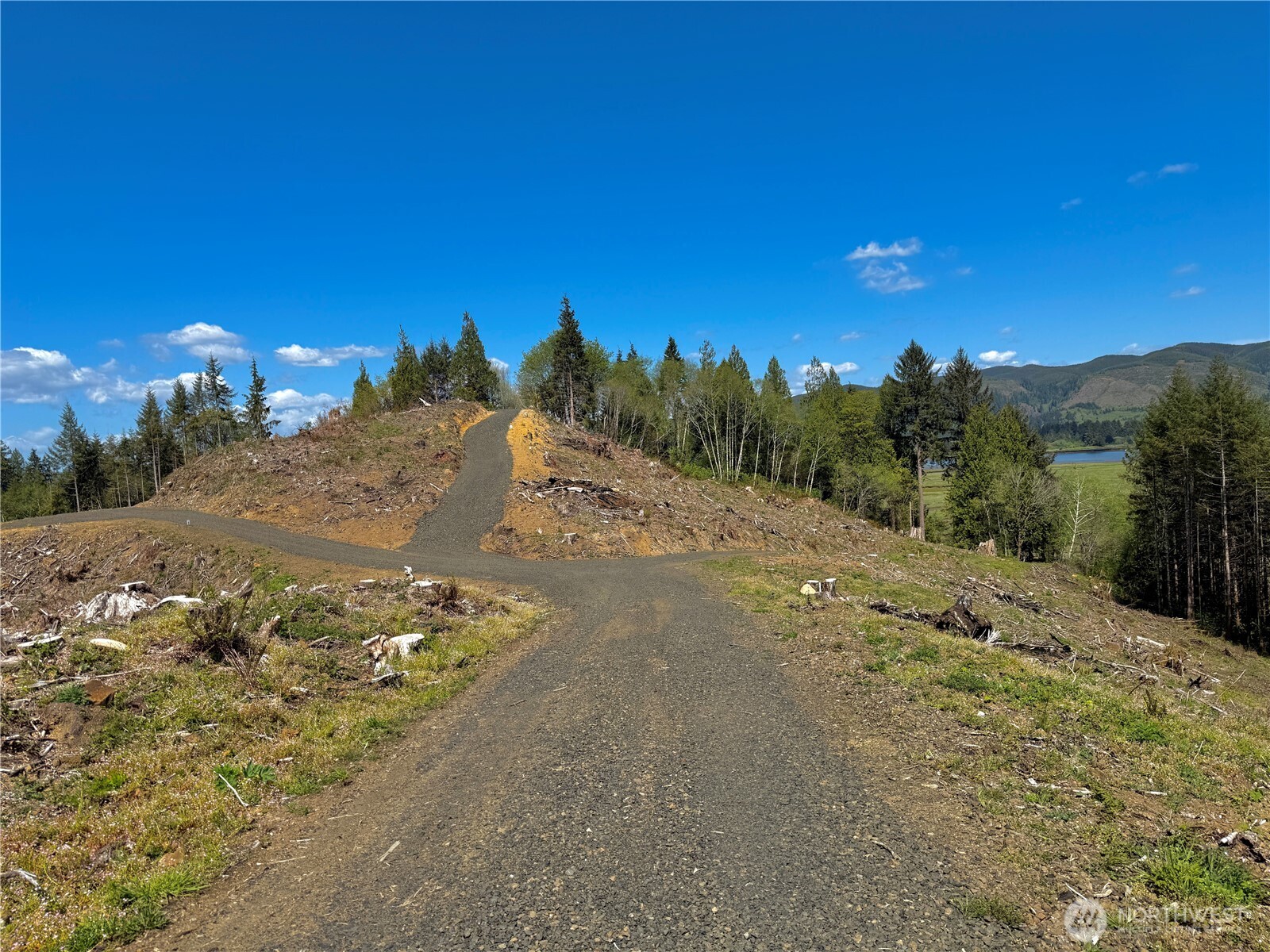 8464 Us Highway 101 Property Photo 30