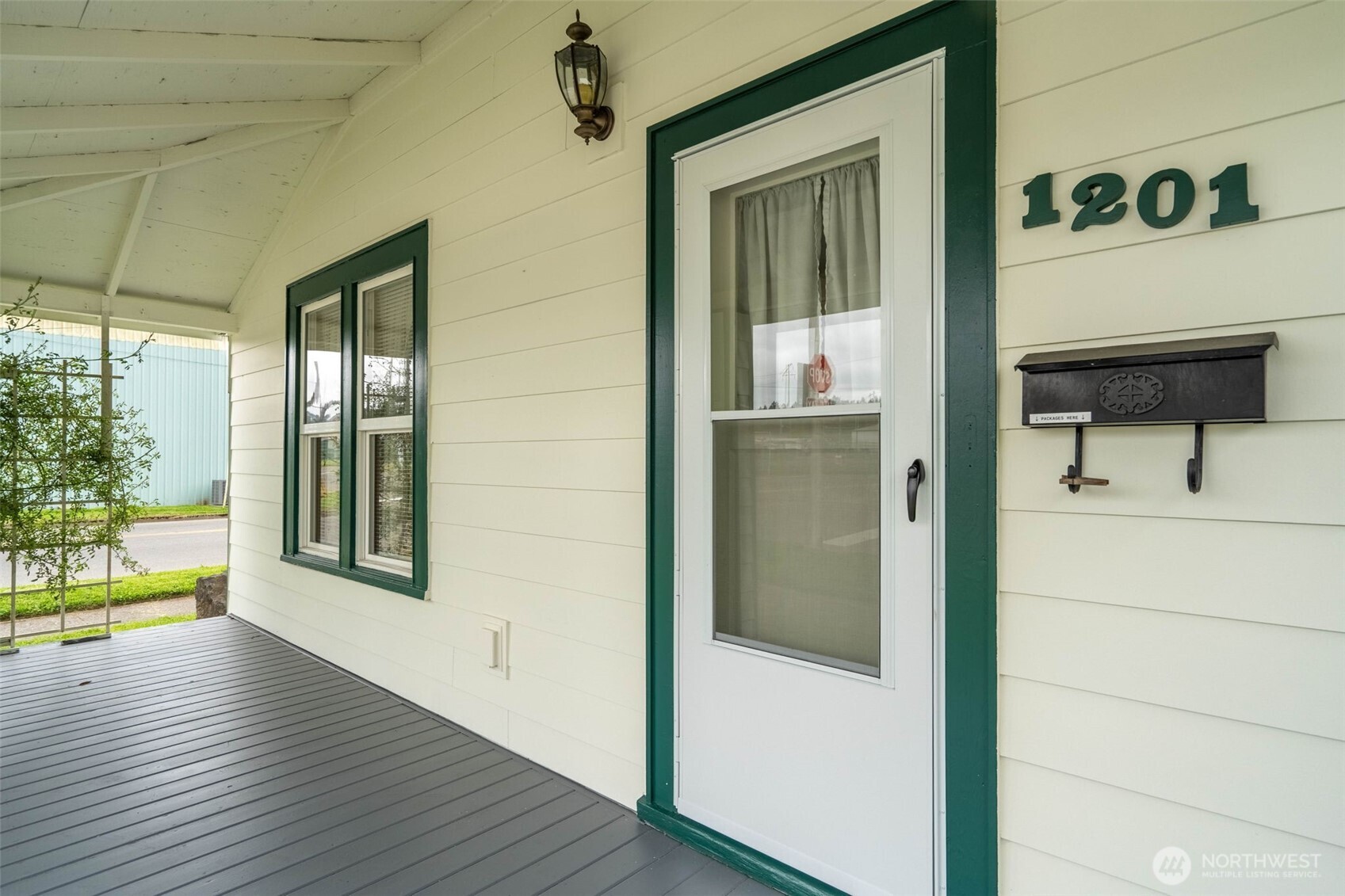 1201 N Tower Avenue Property Photo 6