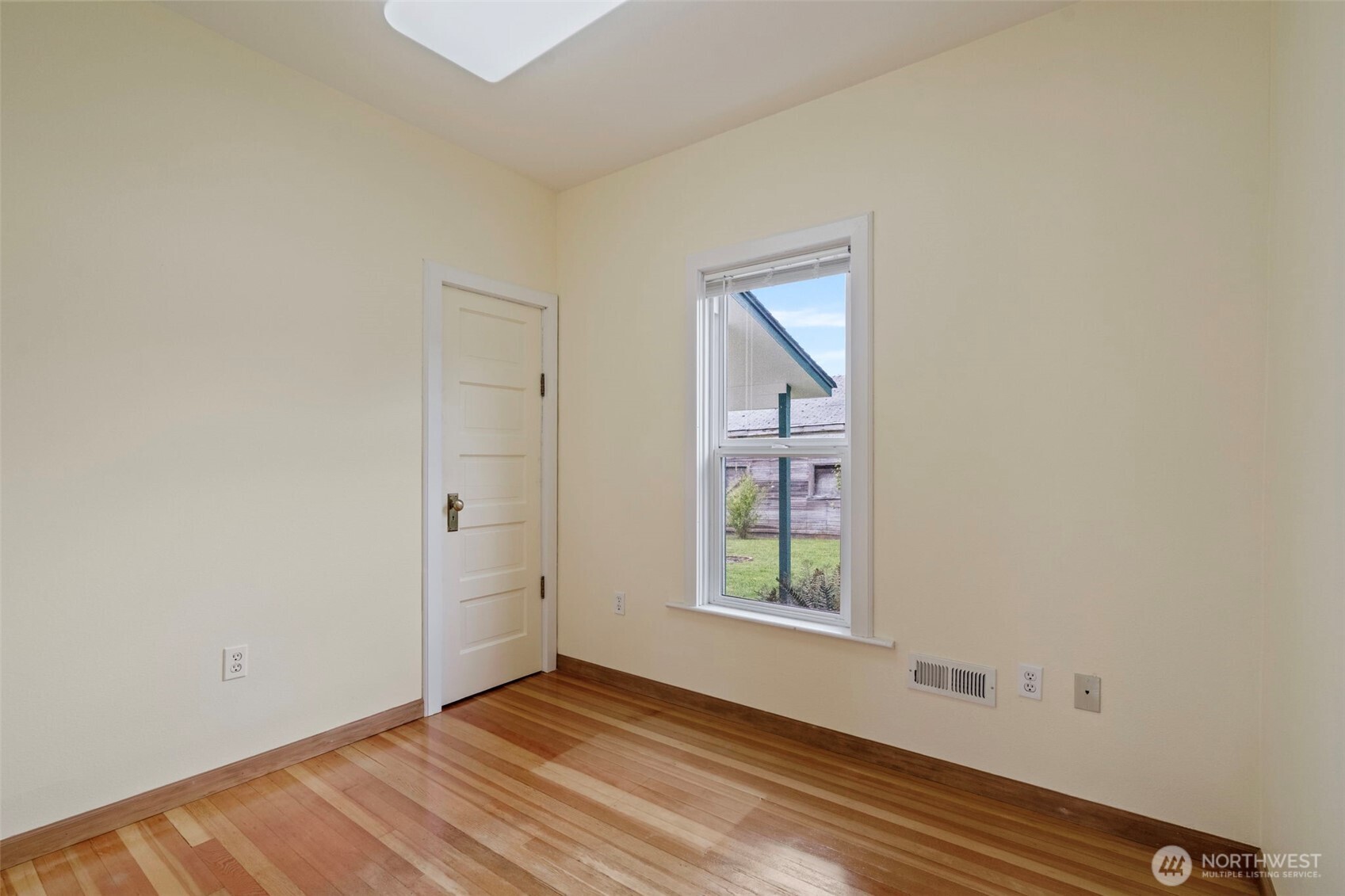 1201 N Tower Avenue Property Photo 17