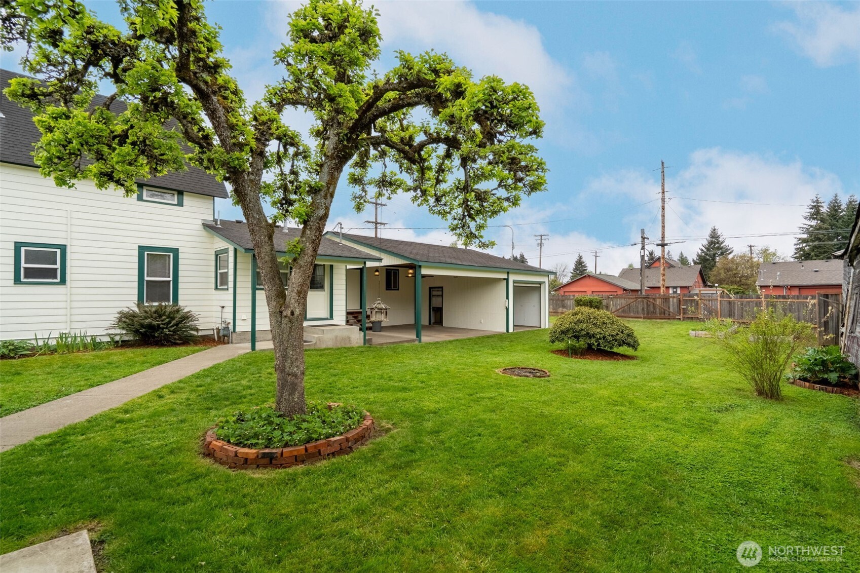 1201 N Tower Avenue Property Photo 32