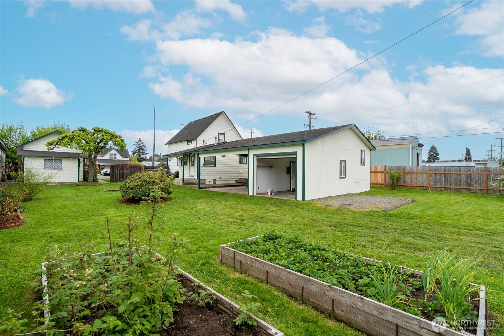 1201 N Tower Avenue Property Photo 35