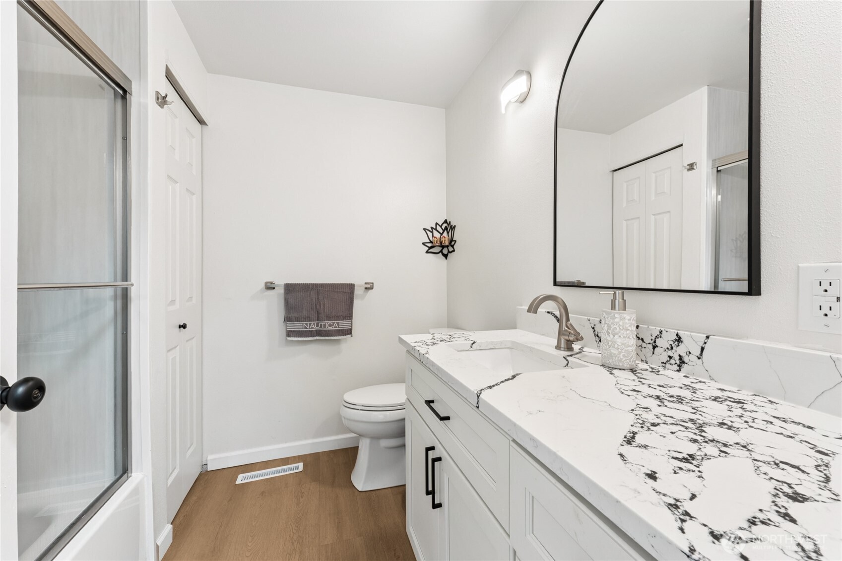 15422 Canyon Road Property Photo 22