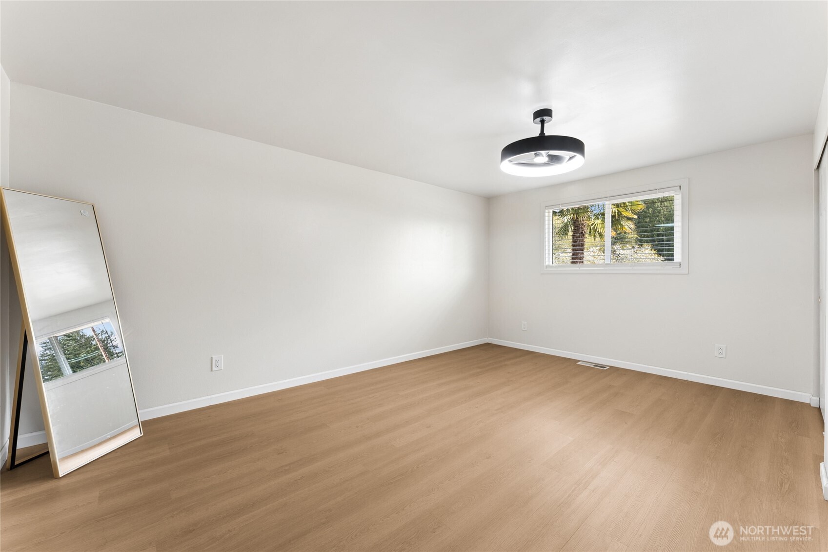 15422 Canyon Road Property Photo 23