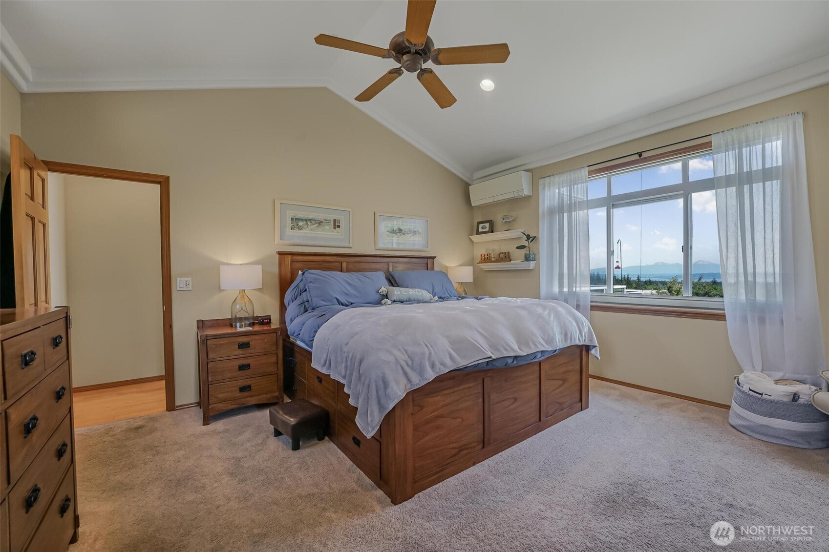 108 Glacier Peak Drive Property Photo 13