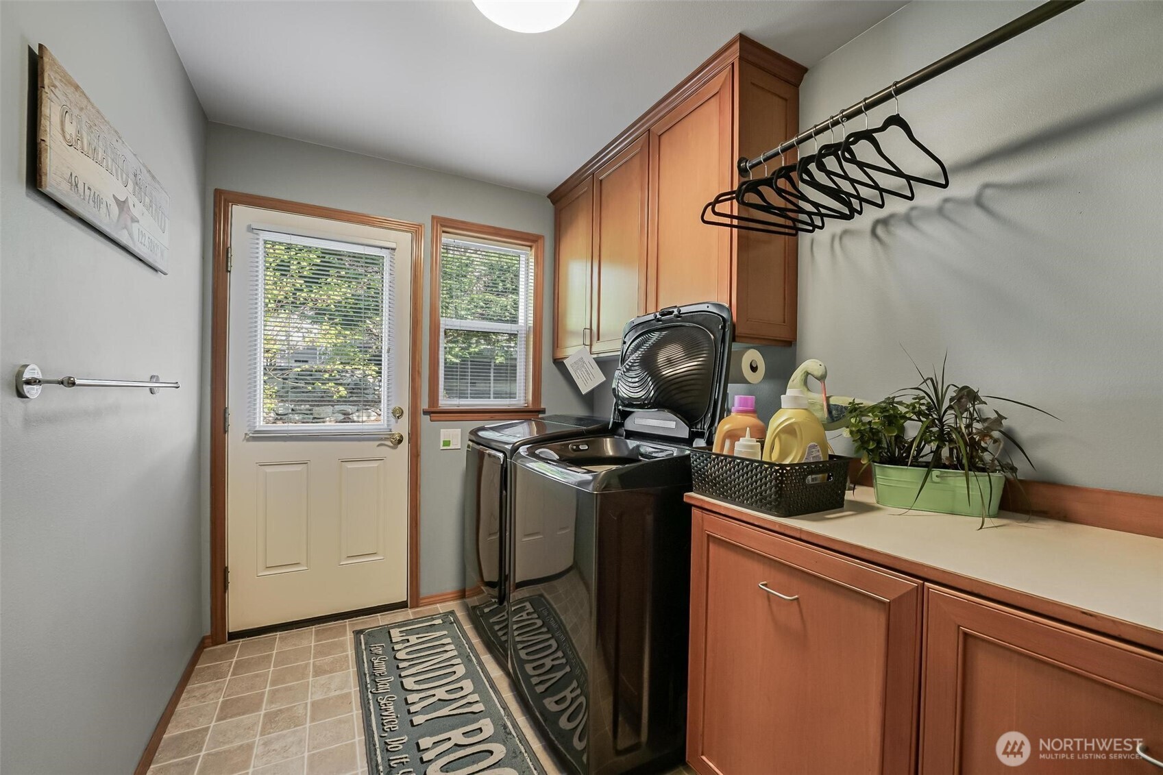108 Glacier Peak Drive Property Photo 33