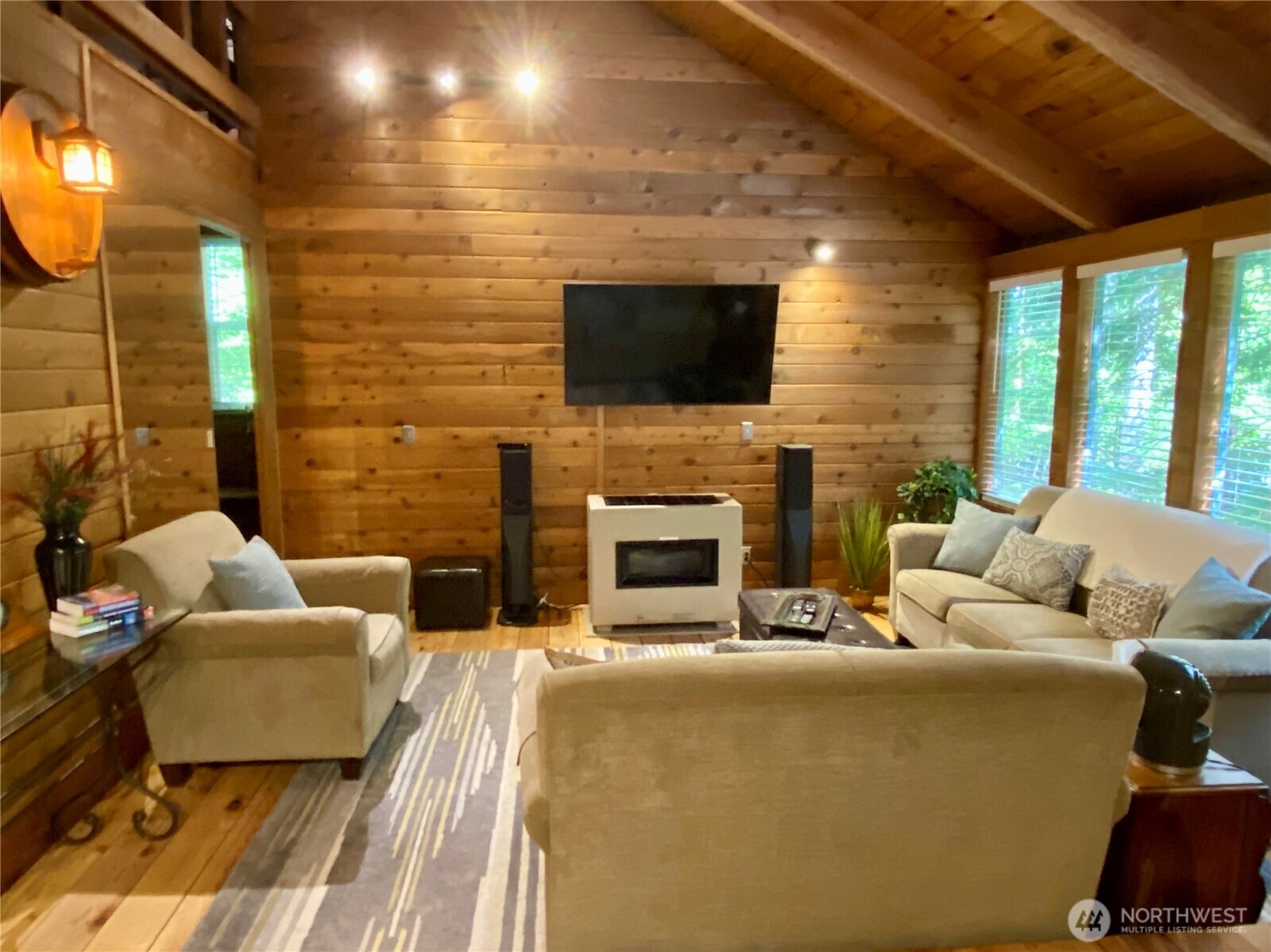 16726 Mountain Side Drive Property Photo 3