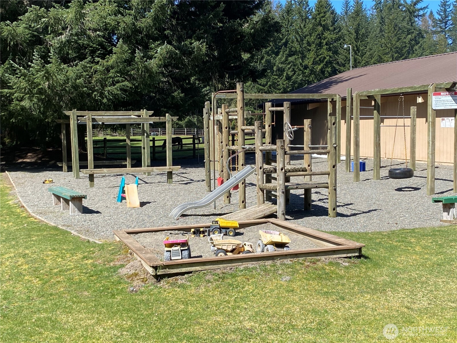16726 Mountain Side Drive Property Photo 39