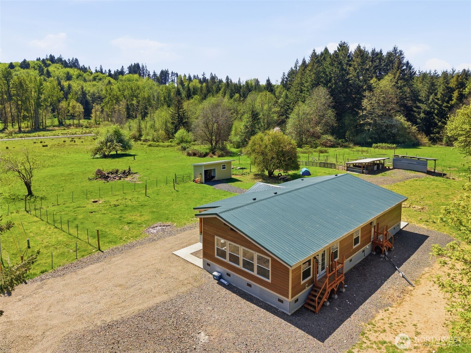 490 Coma Road Property Photo 4
